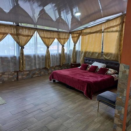 Hostal La Casa De Rodrigo Baeza Bagian luar foto