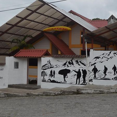 Hostal La Casa De Rodrigo Baeza Ruang foto