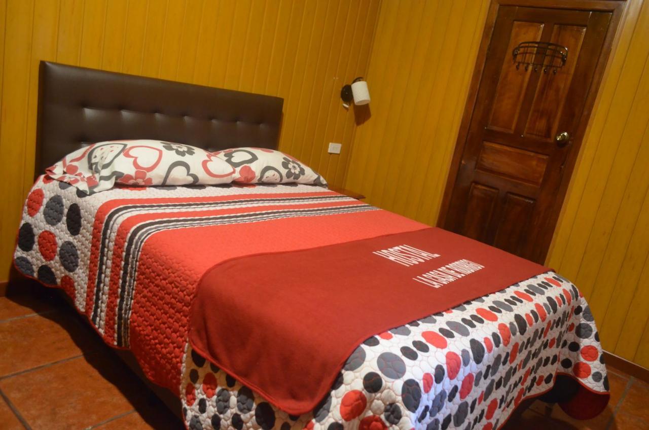 Hostal La Casa De Rodrigo Baeza Bagian luar foto